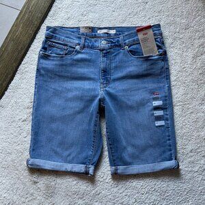 NWT Levi's Classic Bermuda Women's Shorts Size 29